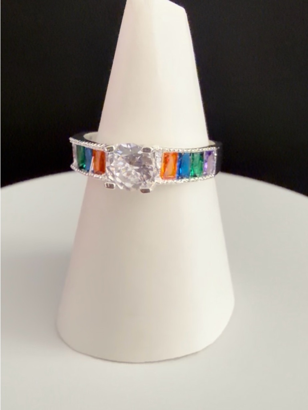 Sterling Silver 925 colorful Ring with Clear Center circonia.